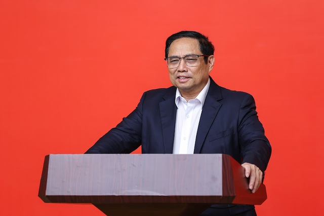 Le PM Pham Minh Chinh travaille avec les électeurs de la ville de Can Tho