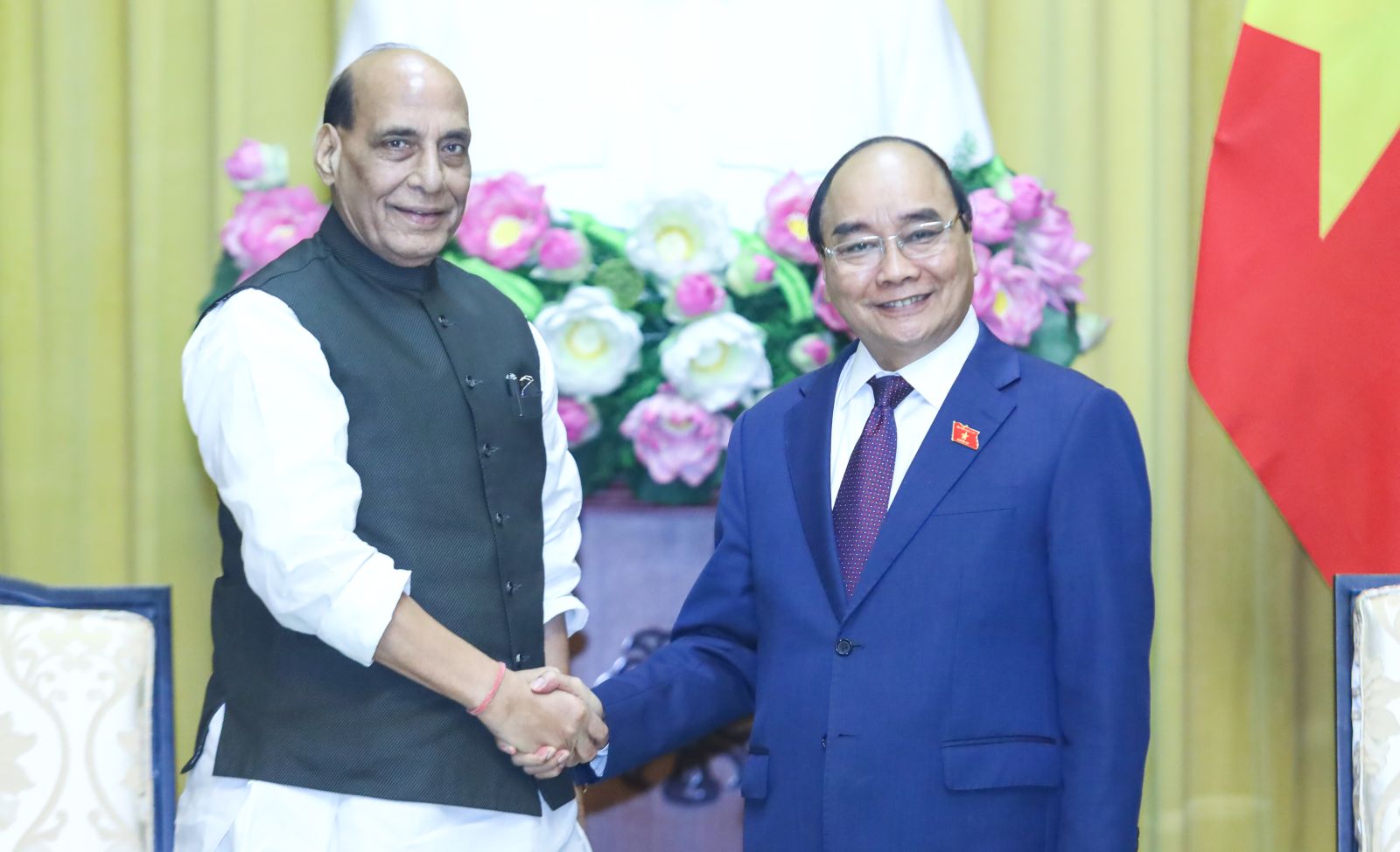 Le président Nguyên Xuân Phuc reçoit le ministre indien de la Défense Rajnath Singh