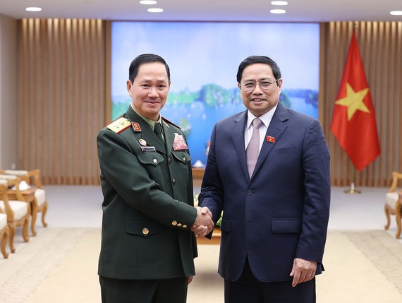 Vietnam-Laos Le Premier ministre Pham Minh Chinh réitère la coopération de défense