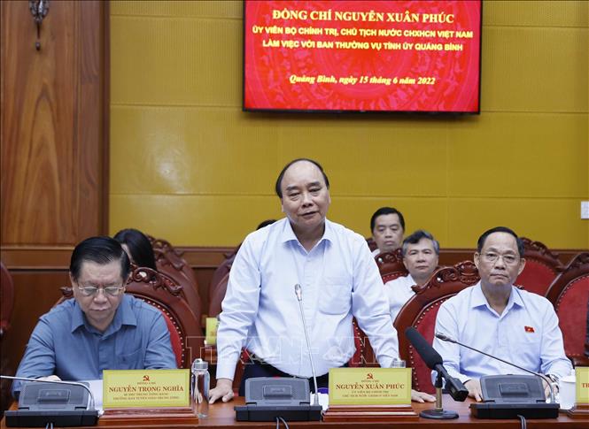 Le chef de l’Etat appelle Quang Binh à exploiter ses propres avantages uniques