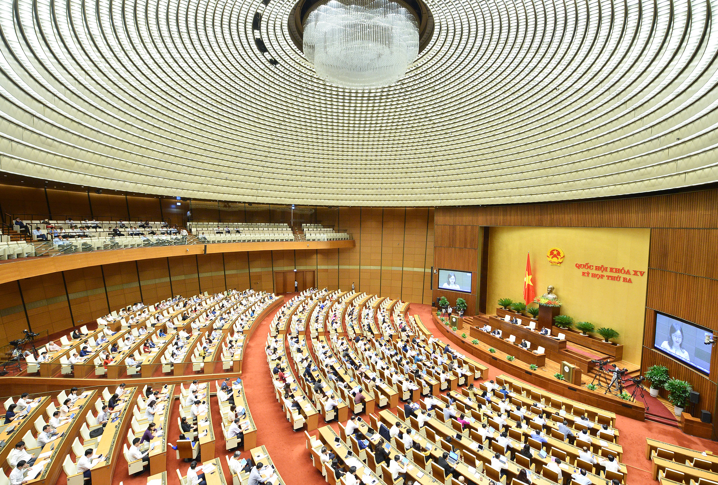 AN débat sur la pratique des économies et la lutte contre le gaspillage