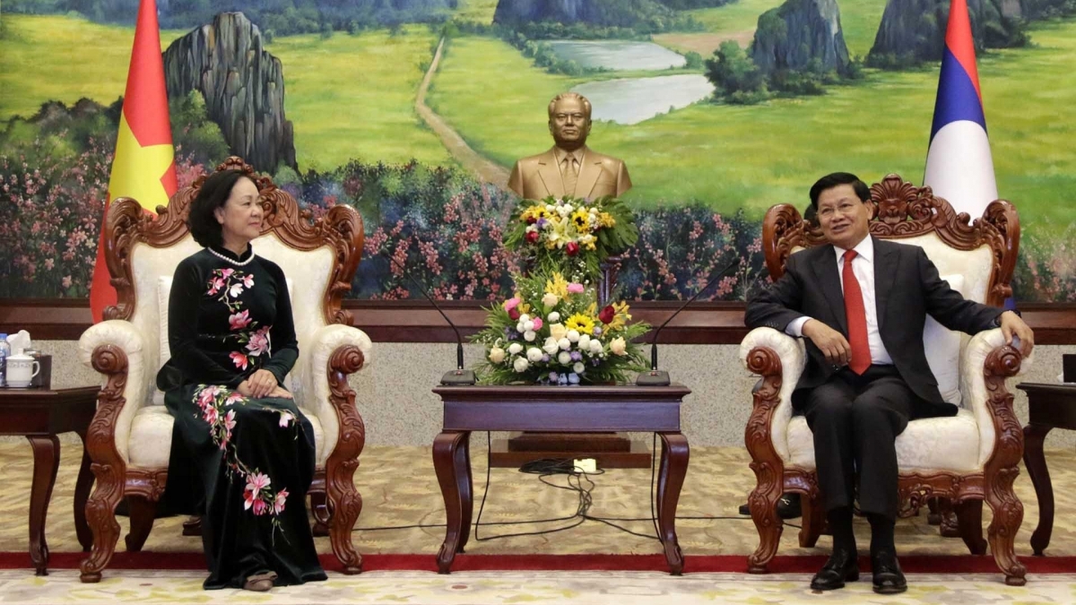 Une délégation du Parti communiste du Vietnam en visite au Laos