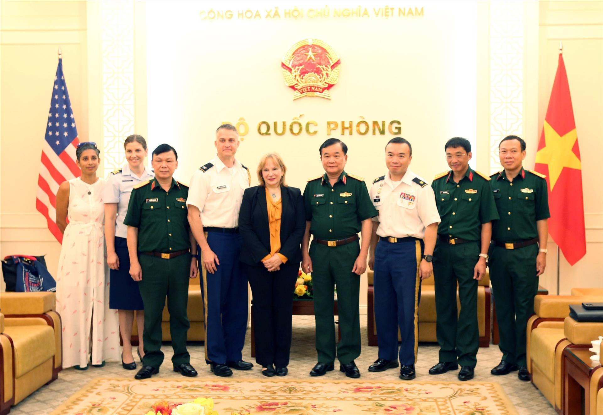 Les États-Unis continuent de soutenir le Vietnam pour régler les conséquences de la guerre