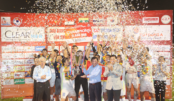 公凤梅开二度 黄英加莱U21队二度夺