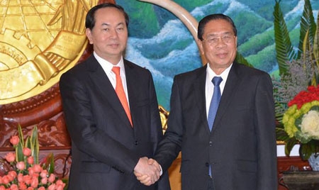 老挝党和国家领导人会见越南公安部高级代表团