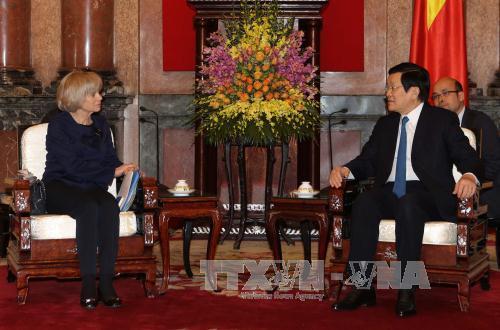 张晋创主席会见了法国国民议会外事委员会主席