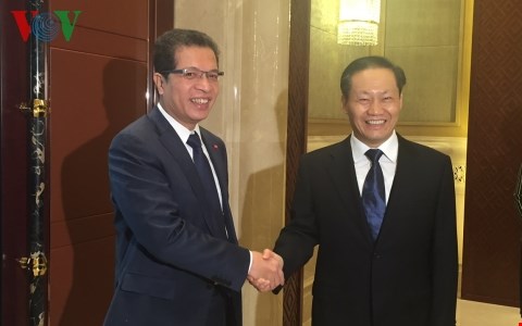 越南驻华大使邓明魁会见广西壮族自治区党委书记彭清华