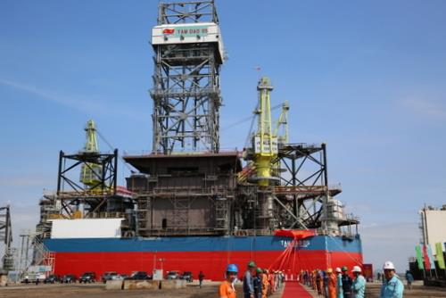 越南最大的“三岛五号”自升式钻井平台成功下水
