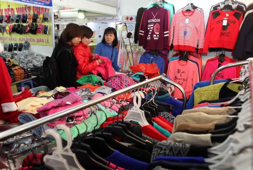 2015越南服装展销会备受欢迎