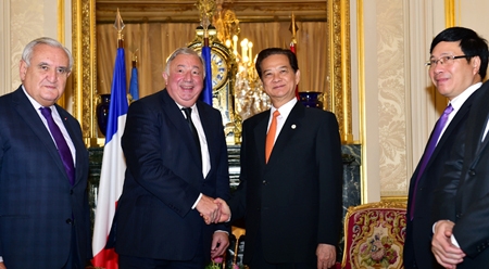 阮晋勇总理会见法国议会领导