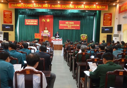 广南省召开2015年军事国防工作总结会议