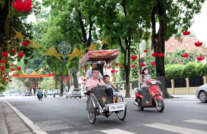 河内市张灯结彩喜迎越共十二大召开