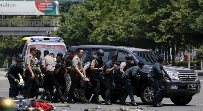 印尼首都雅加达爆炸事件 导致至少6人死亡