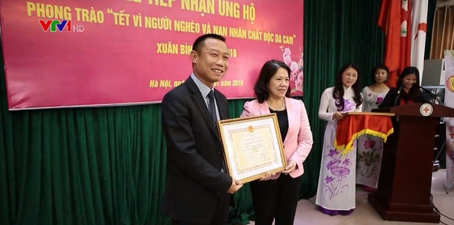 为贫困者和橙色剂受害者送去温暖