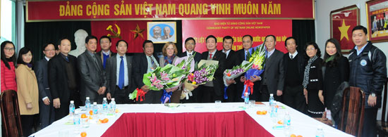 越共电子报增强与国外党报的交流与合作