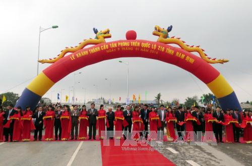 越南南定省新风桥竣工投运