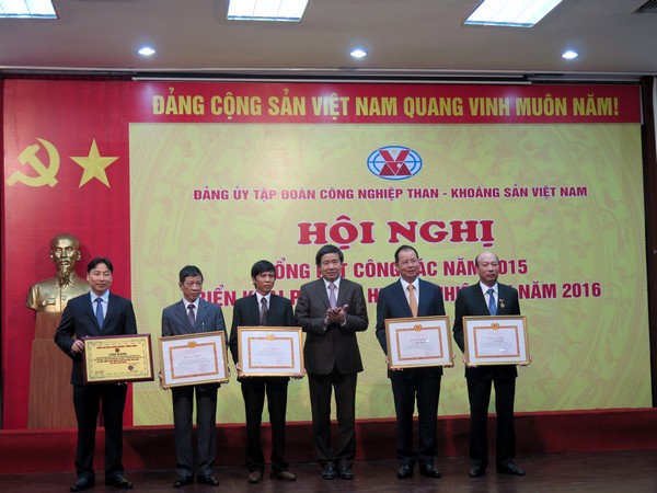 越南煤炭矿业集团党组织部署2016年任务