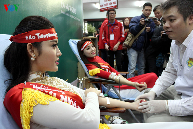 “献血救人：你我生命”