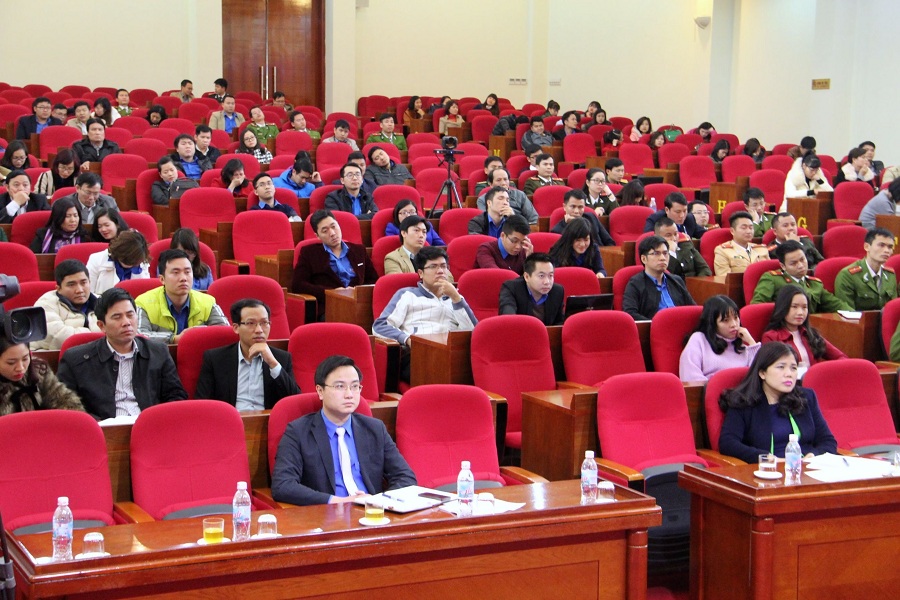 胡志明共青团广宁省委举行2016年1月报告员在线例会