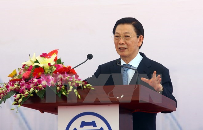 原河内市人民委员会主席阮世草荣获波兰“BeneMerito”荣誉勋章