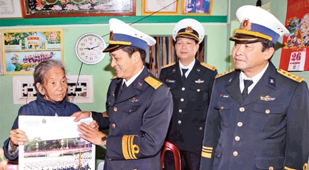 为贫困者和抚优家庭欢度2016年春节送上温暖