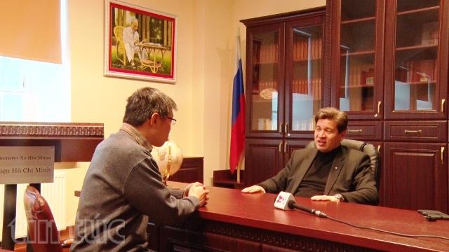 旅俄越侨心系越共十二大