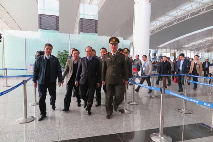 越南政府副总理阮春福：确保飞行绝对安全