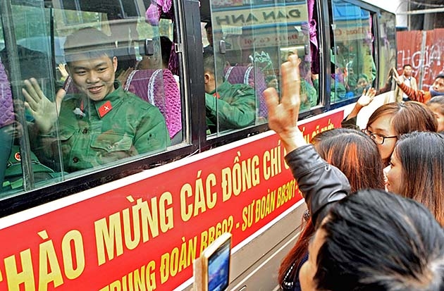 全国各地纷纷举办2016年新兵入伍首日欢送仪式