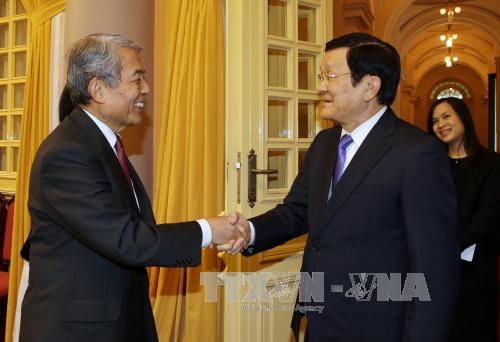 越南国家主席张晋创会见日本九州经济联合会会长麻生泰