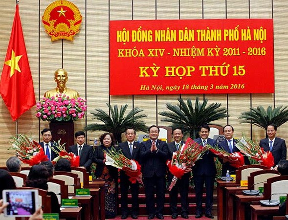 补选河内市人民议会和人民委员会领导