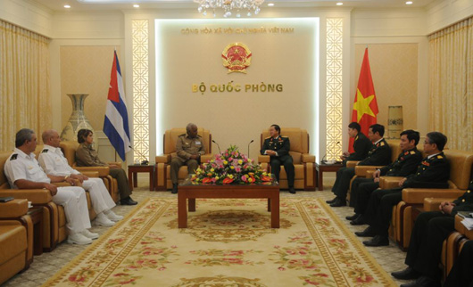 杜伯巳大将会见古巴革命武装力量部部长特使