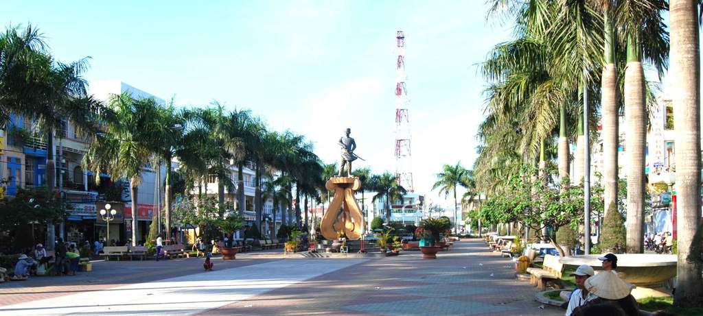 坚江省省委通过落实省党代会决议的行动计划