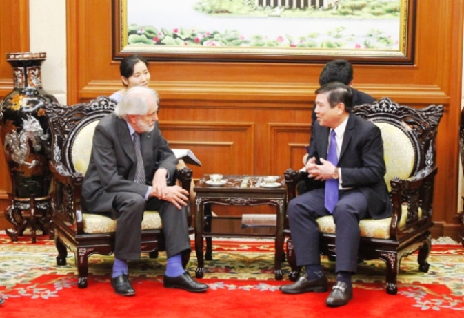 胡志明市欢迎英国更多投资商前来投资兴业