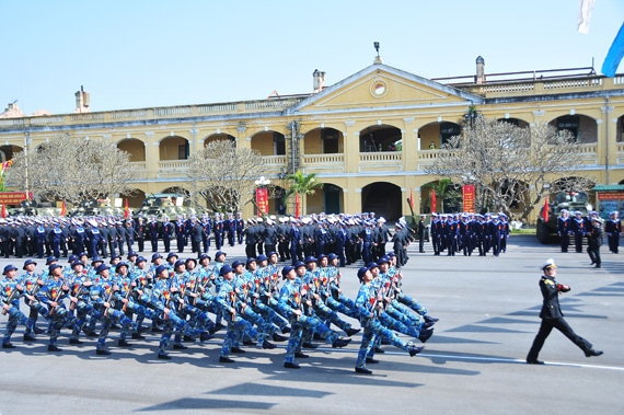 147海军旅团力争提高训练质量
