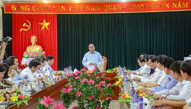 政府副总理阮春福视察奠边省国会选举筹备工作