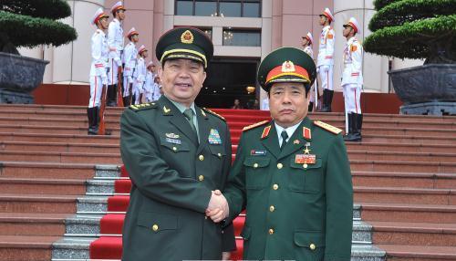 中国国防部长常万全对越南进行正式友好访问
