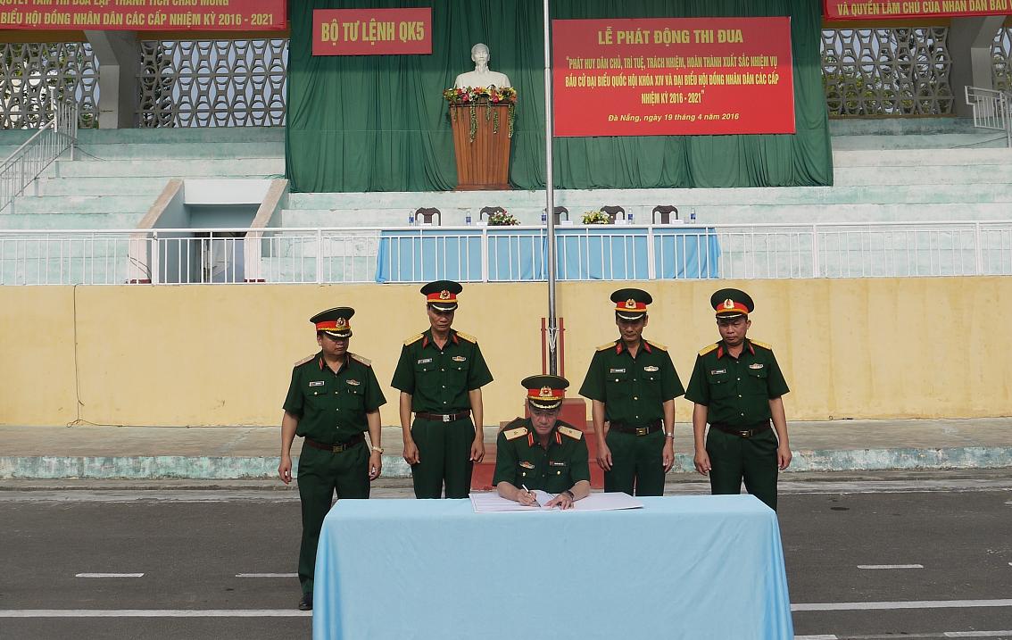谨严、周到、安全地举行选举