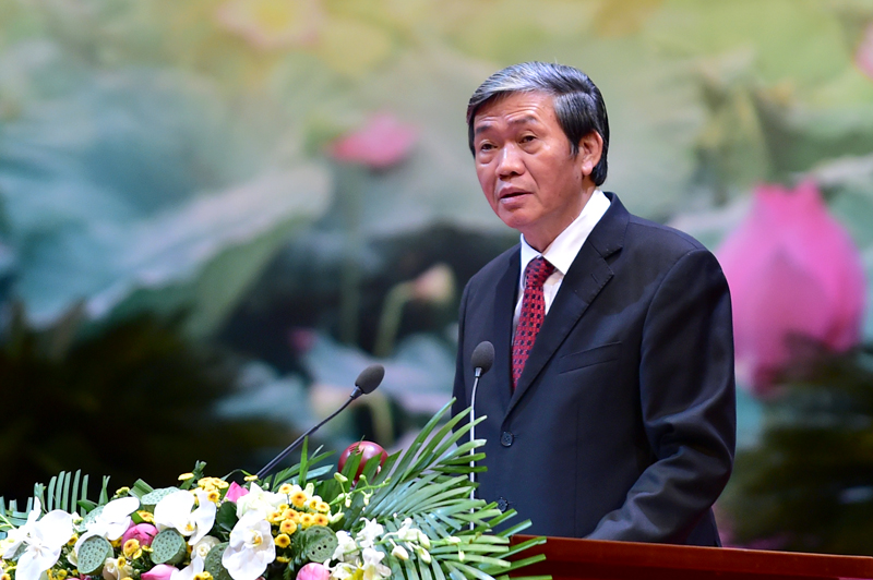 全国干部学习和贯彻越共十二大决议会议闭幕