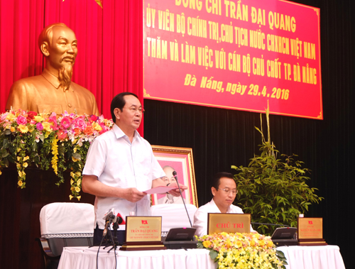 国家主席陈大光调研岘港市