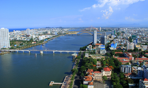 岘港市继续居2015年省级竞争力指数排行榜首位