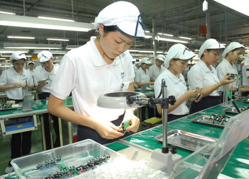 胡志明市努力改善投资环境