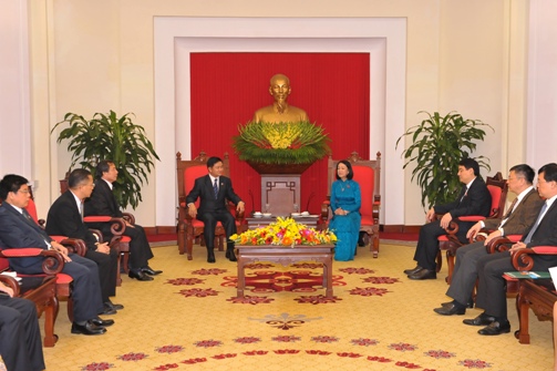 越共中央民运部部长张氏梅会见老挝人民革命青年团代表团