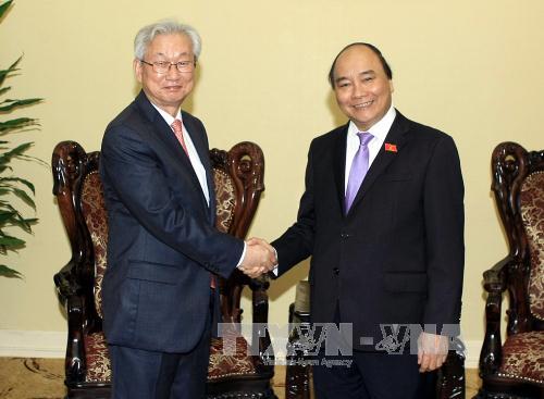 阮春福副总理会见韩国驻越南大使