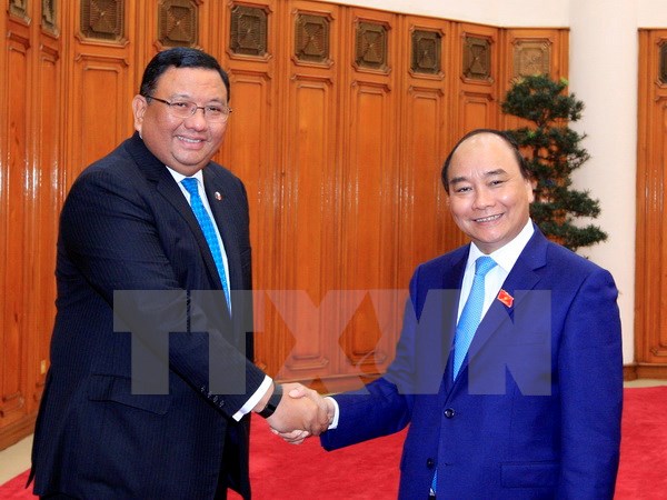 政府总理阮春福会见菲律宾外长