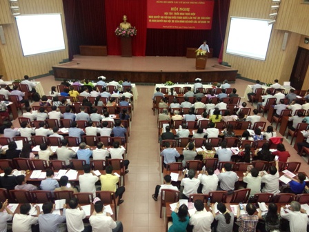 南部地区中央机关干部党员贯彻越共十二大决议