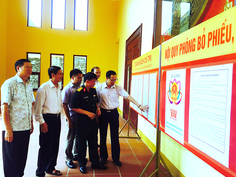 广宁省第十三届人民议会代表候选人会见当地选民