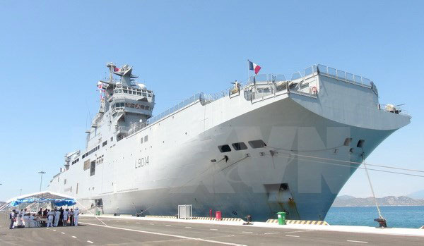 法国海军军舰对越南进行正式友好访问