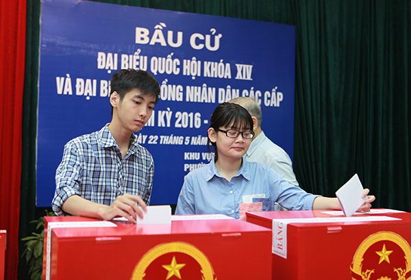 越南国会和各级人民议会代表选举顺利结束：全国选民投票率达98 77