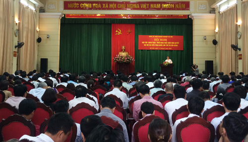 河内市企业党委举行学习贯彻越共十二大决议精神的会议