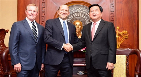 胡志明市领导人会见美国投资商代表团